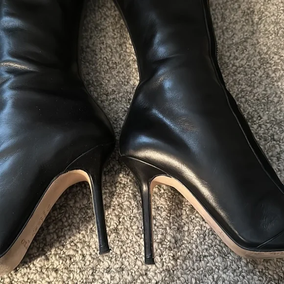 Gorgeous Jimmy Choo Boots in Pristine Condition - Picture 3 of 9